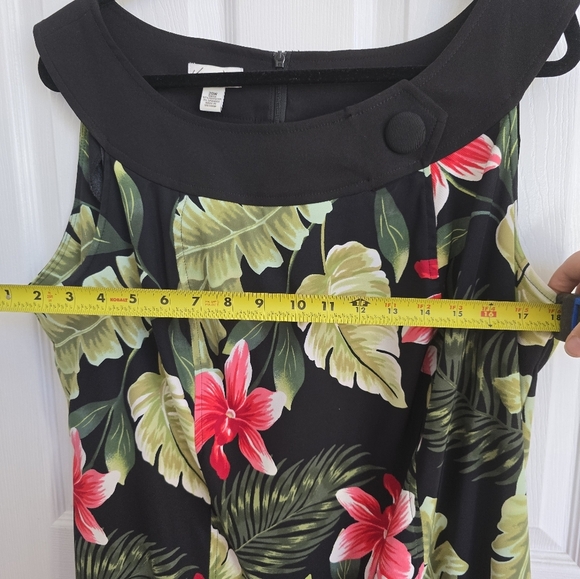 Plus Size Kim Rogers Floral Dress - Picture 6 of 7